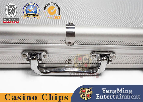 لوازم جانبی بازی کازینو دستی Premium Poker Chip Set Texas Hold 'Em Cards آلومینیوم نقره ای