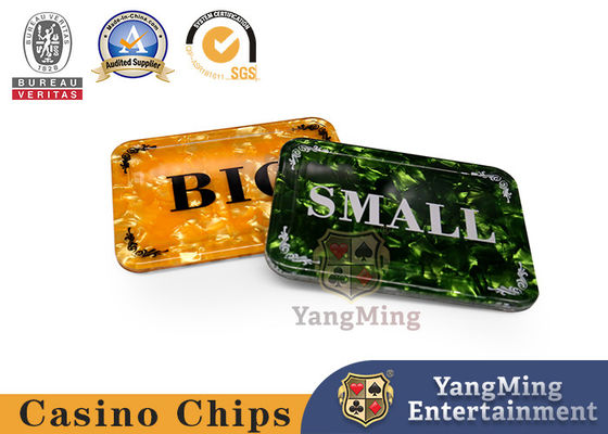 مجموعه Texas Holdem مجموعه ای از 3 دکمه پوکر کور ، بزرگ کور و فروشنده برای بازی های جدول پوکر کازینو